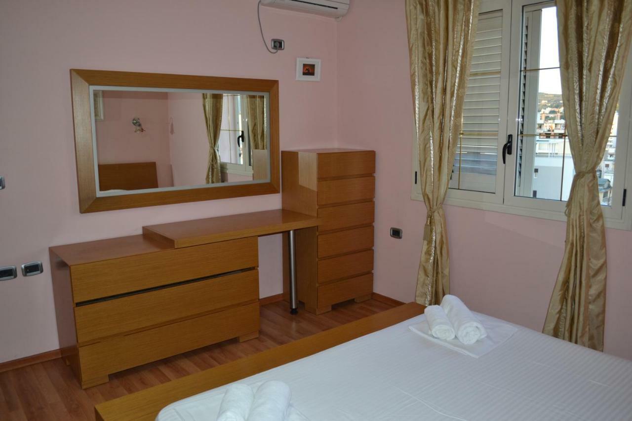 Penthouse 4 Bedrooms Apartment Vlorë Exteriör bild