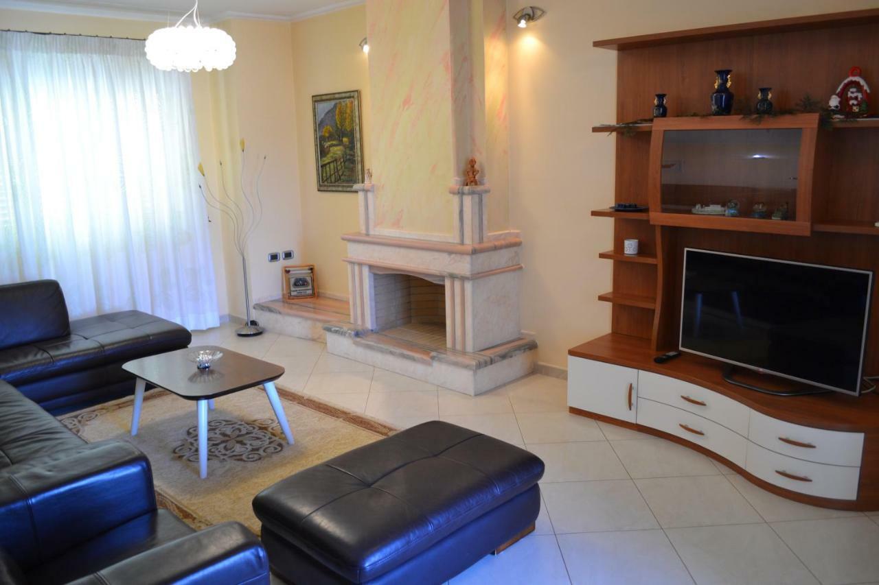 Penthouse 4 Bedrooms Apartment Vlorë Exteriör bild