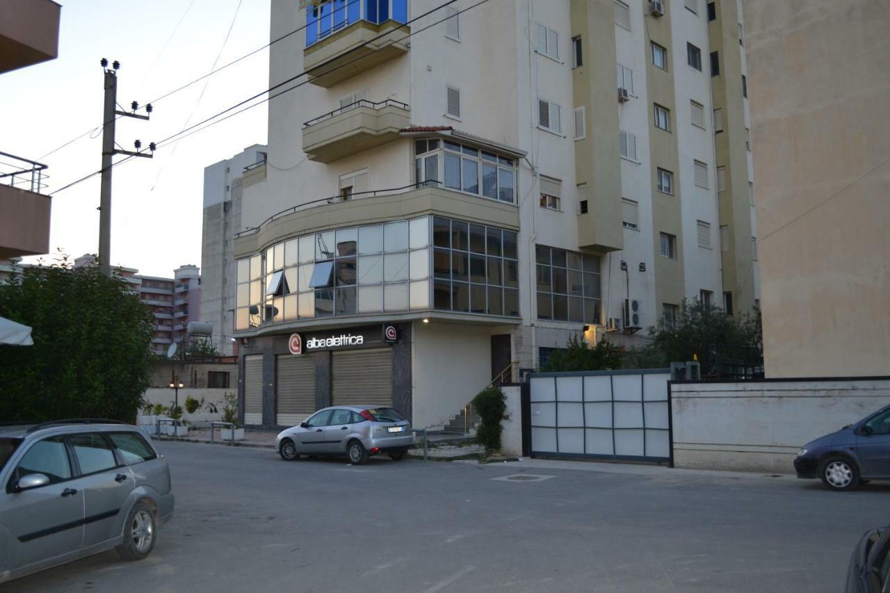 Penthouse 4 Bedrooms Apartment Vlorë Exteriör bild